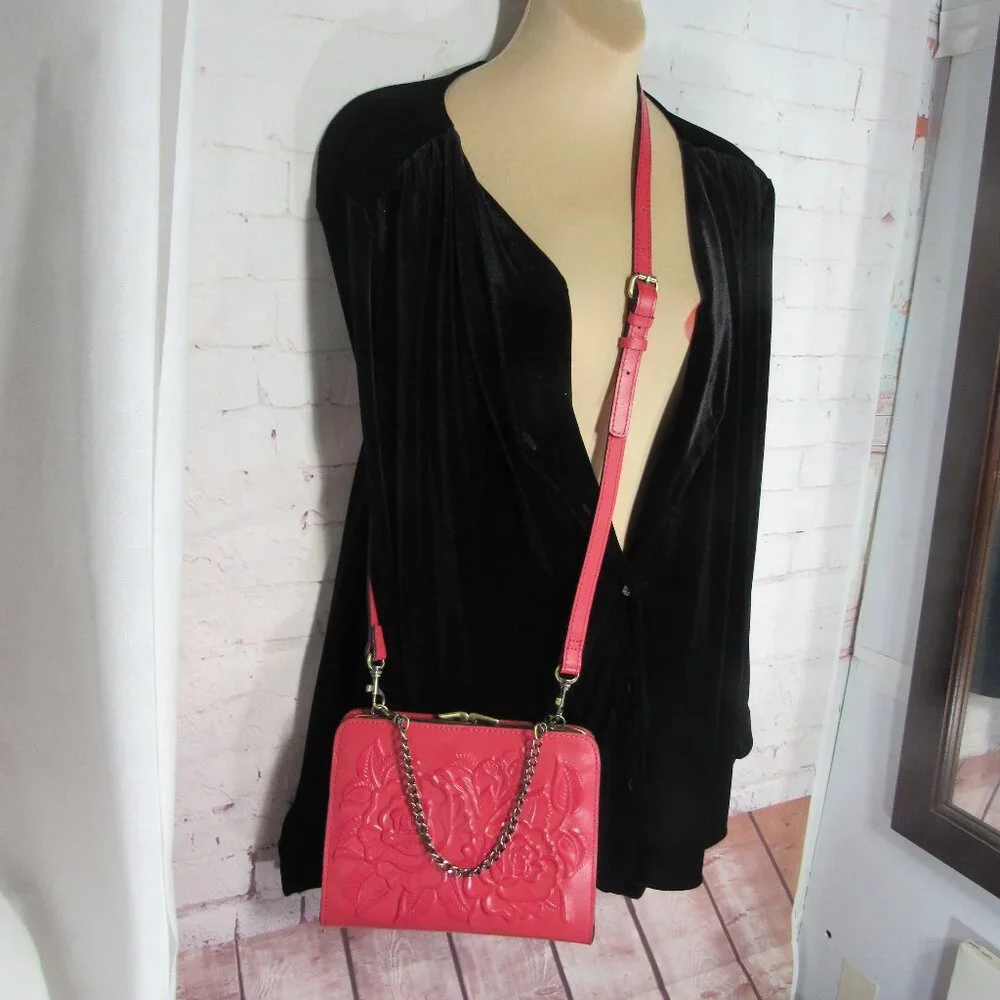 IN BOX PATRICIA NASH EVANGELINE BAG LEATHER, PASSION RED, PEGASUS HORSE CHARM - Picture 1 of 15